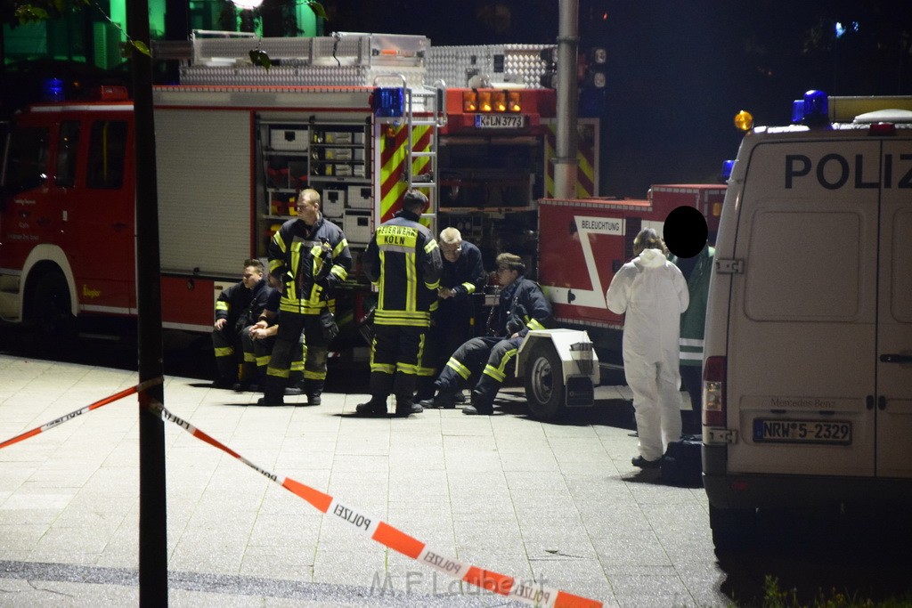 Einsatz BF Messerstecherei Koeln Neustadt Nord Eberplatz Platzmitte P060.JPG - Miklos Laubert